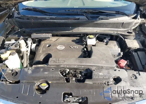 2013 Nissan Pathfinder Platinum z USA, uszkodzony, nr VIN 5N1AR2MN7DC665912